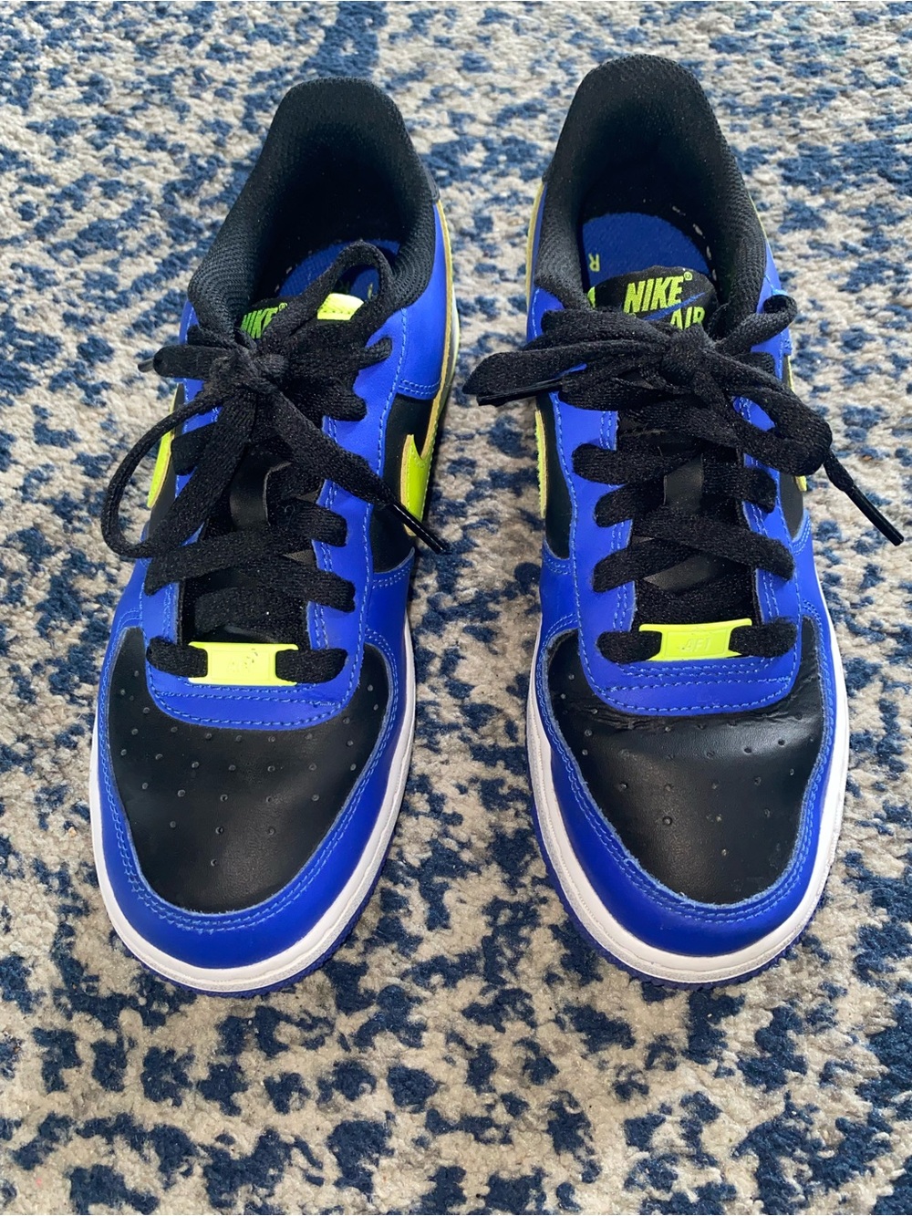 Nike Kids Blue Black Neon Yellow Air Force 1 Sneakers, boys size 5.5 - Picture 2 of 7